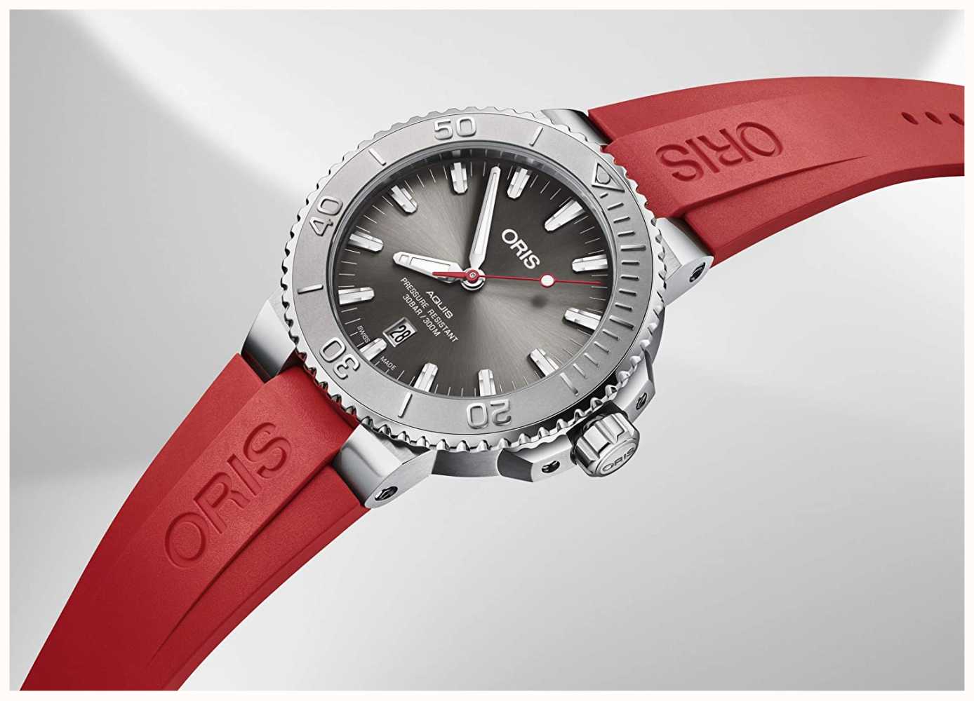 ORIS Aquis Date Relief Automatic 43.5mm Grey Dial Red 01 733