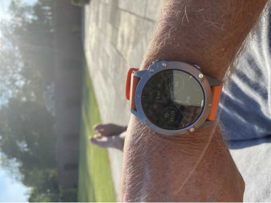 Reloj Garmin Fenix 6 010-02158-23, el modelo de titanio con